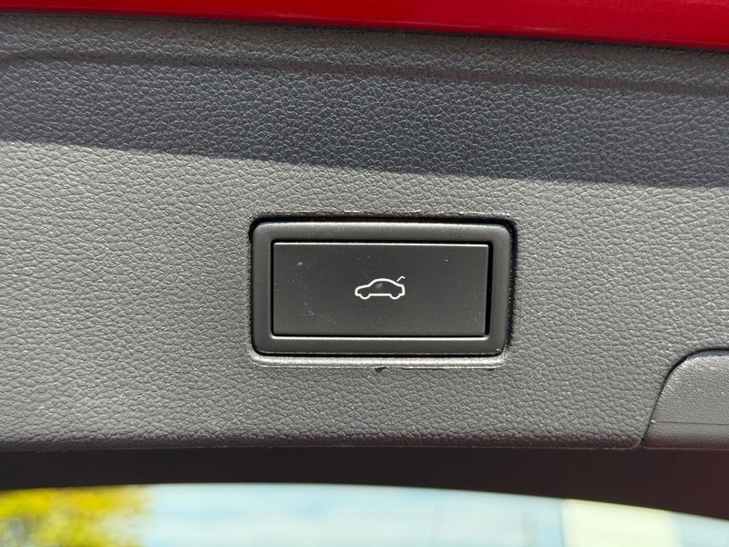 Volkswagen Atlas Cross Sport Vehicle Image 08