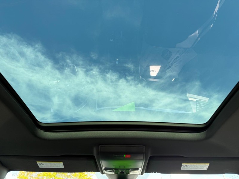 Volkswagen Atlas Cross Sport Vehicle Image 12