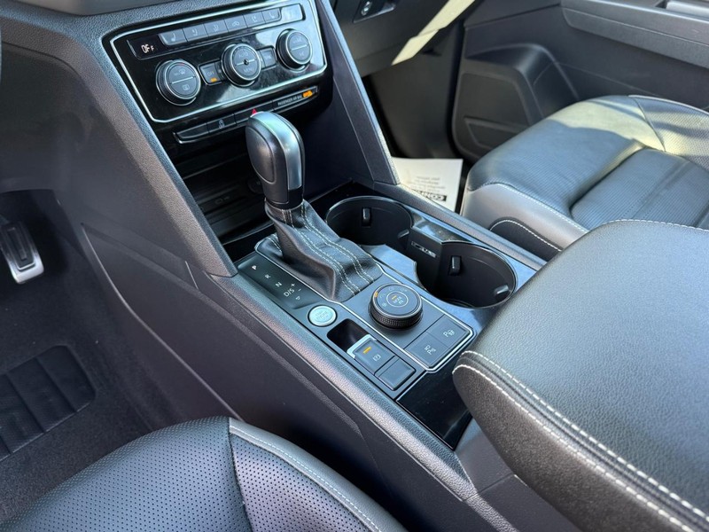 Volkswagen Atlas Cross Sport Vehicle Image 22