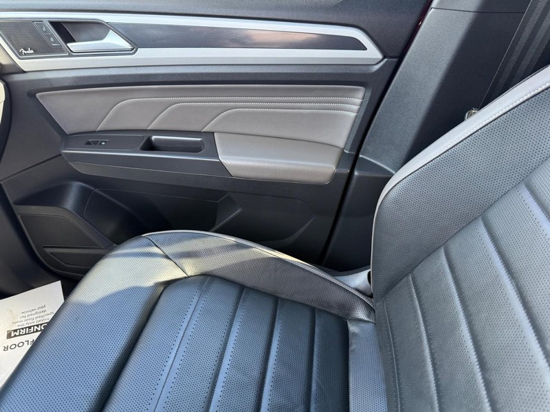 Volkswagen Atlas Cross Sport Vehicle Image 23