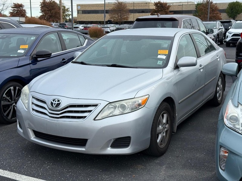 Toyota Camry Vehicle Image 02