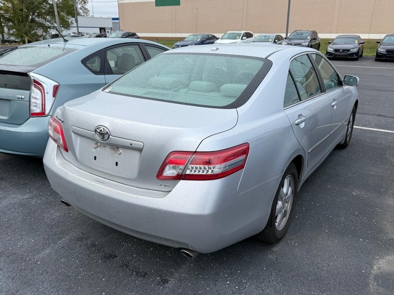 Toyota Camry Vehicle Image 04