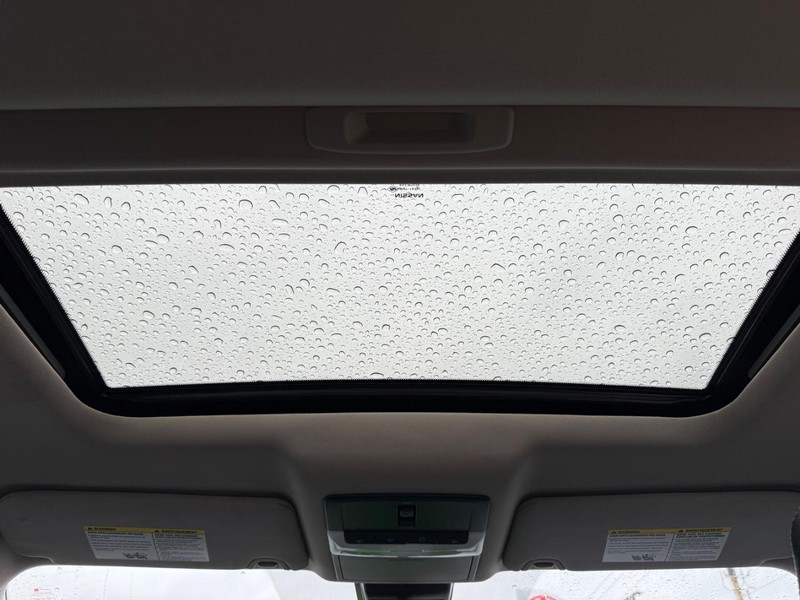 Nissan Altima Vehicle Image 11