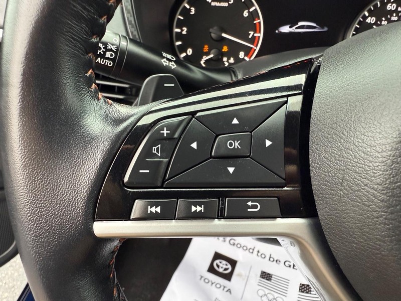 Nissan Altima Vehicle Image 14