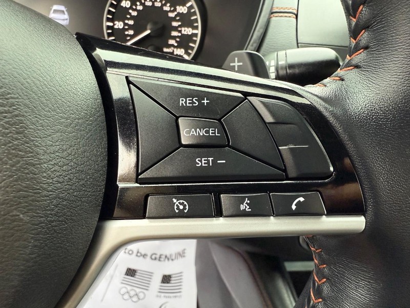 Nissan Altima Vehicle Image 15