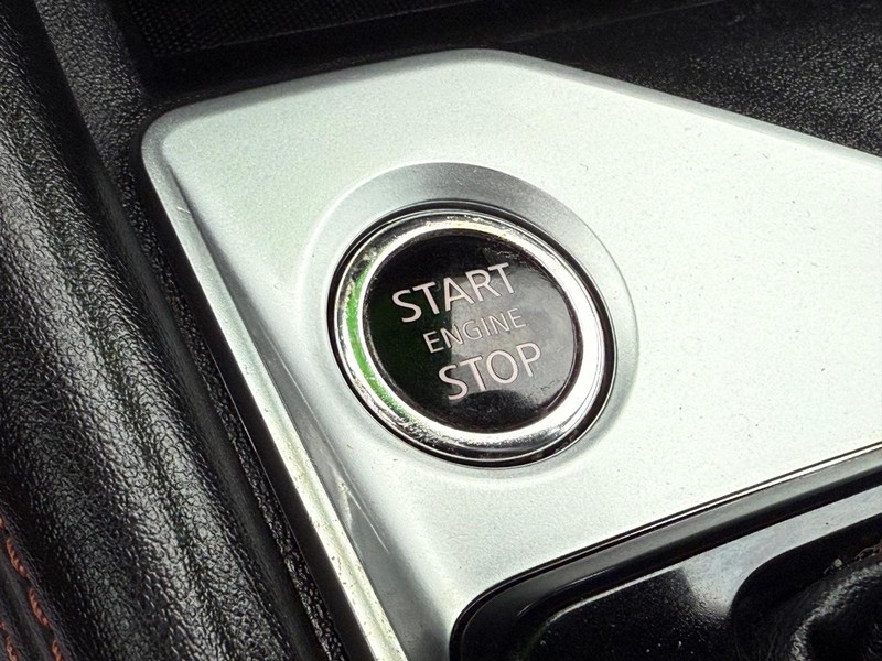 Nissan Altima Vehicle Image 16