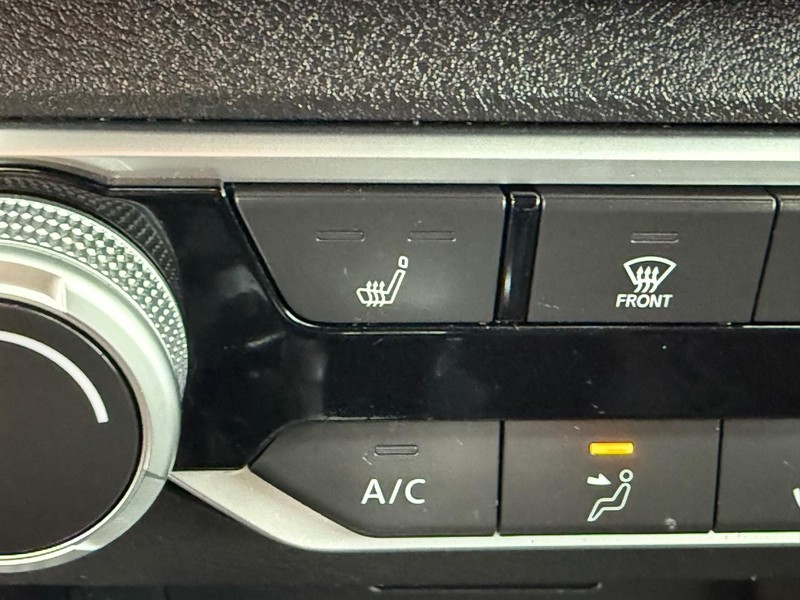 Nissan Altima Vehicle Image 17