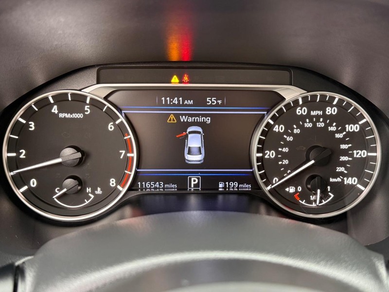 Nissan Altima Vehicle Image 24