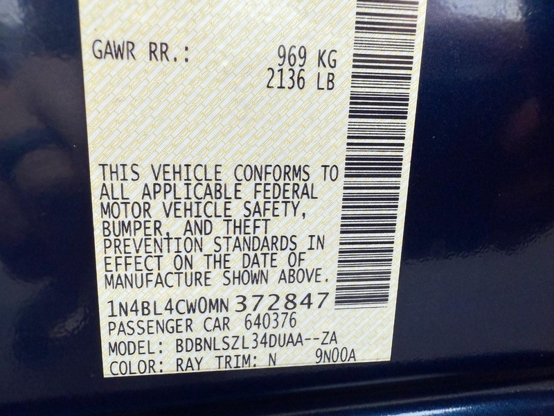 Nissan Altima Vehicle Image 28