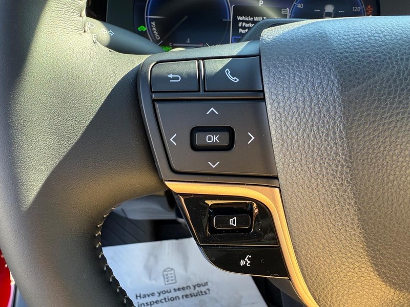 Toyota Crown Signia Vehicle Image 08