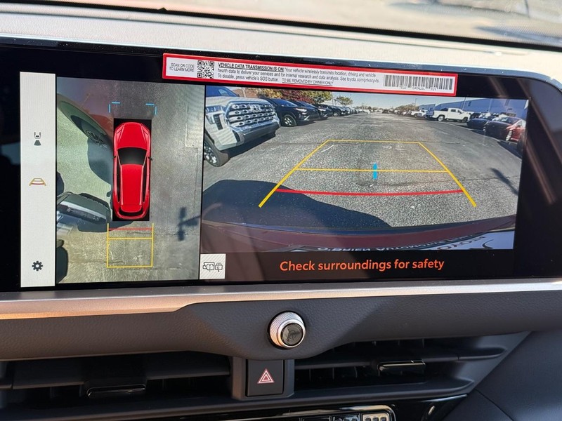 Toyota Crown Signia Vehicle Image 13