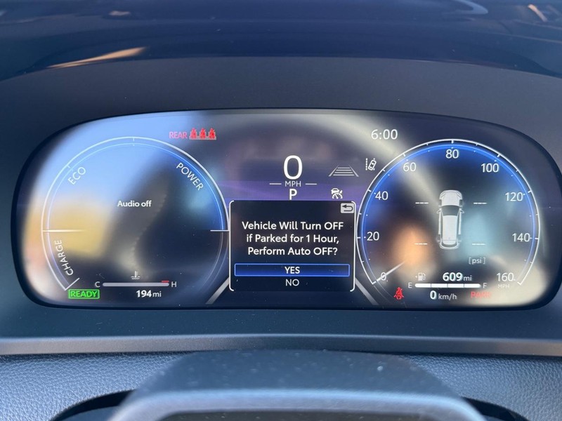 Toyota Crown Signia Vehicle Image 18