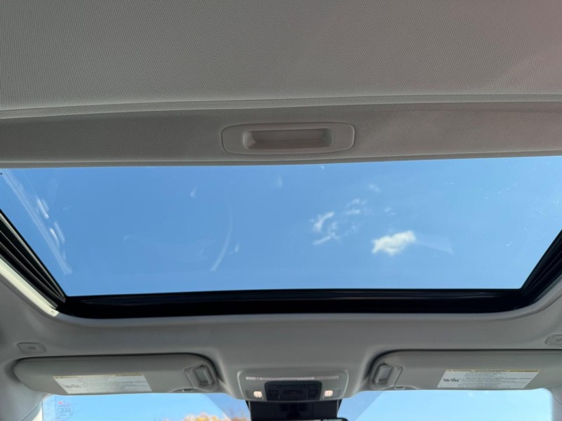 Toyota Camry Vehicle Image 05