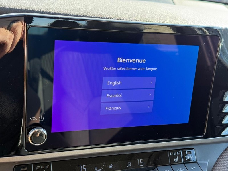 Toyota Camry Vehicle Image 12