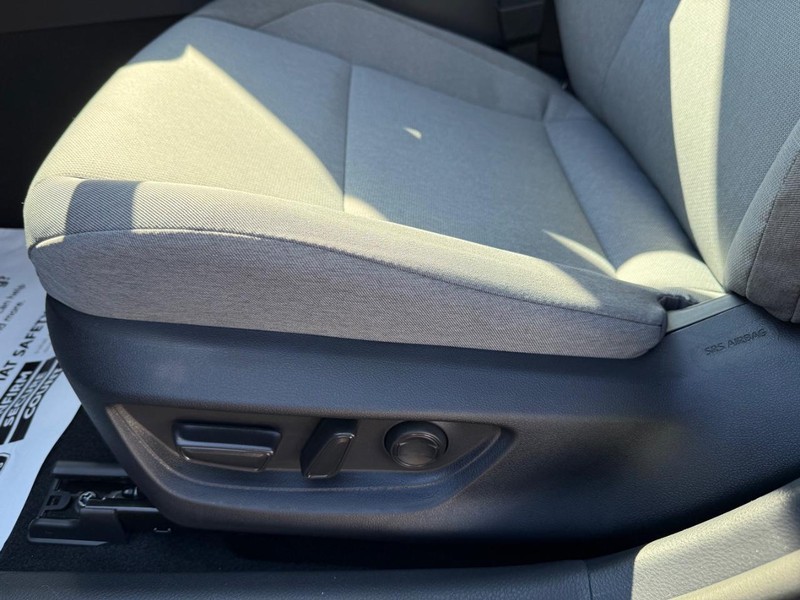 Toyota Camry Vehicle Image 21