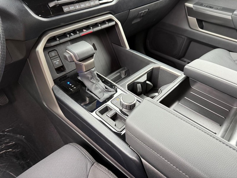 Toyota Tundra 4WD Vehicle Image 13