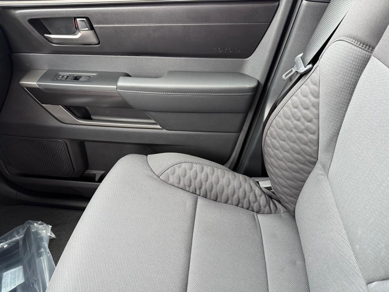 Toyota Tundra 4WD Vehicle Image 14