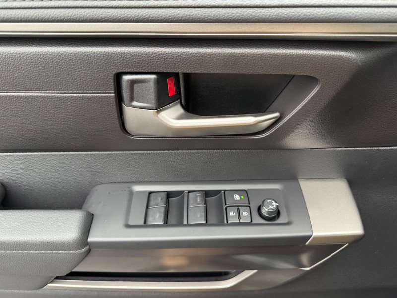 Toyota Tundra 4WD Vehicle Image 17