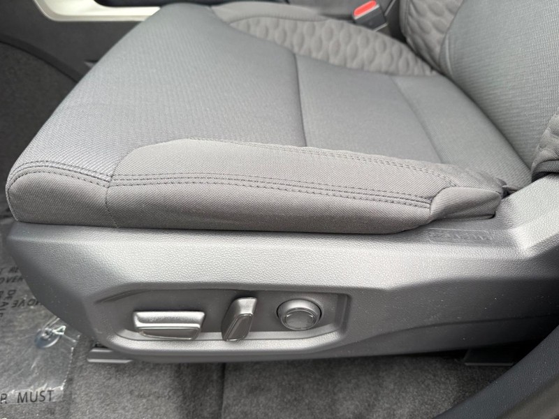 Toyota Tundra 4WD Vehicle Image 18