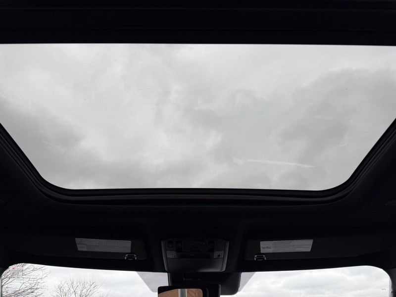 Toyota Tundra 4WD Vehicle Image 05