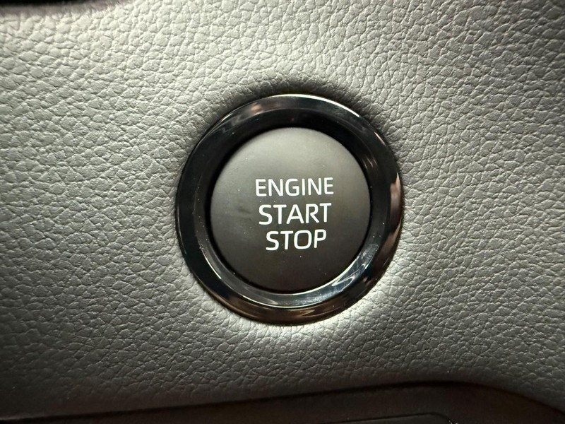 Toyota Tundra 4WD Vehicle Image 10