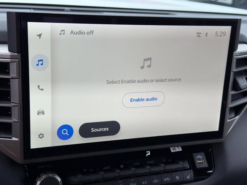 Toyota Tundra 4WD Vehicle Image 12