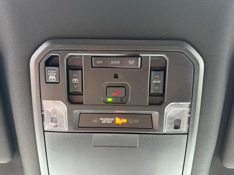 Toyota Tundra 4WD Vehicle Image 17