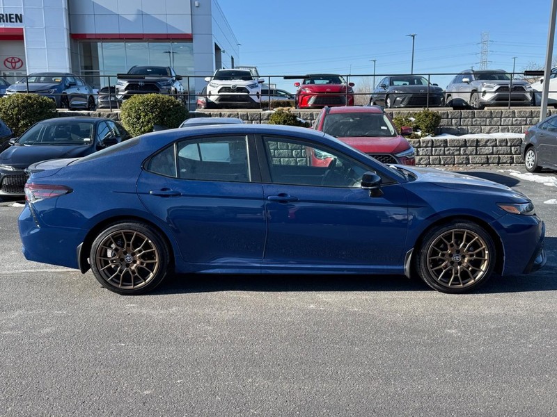 Toyota Camry Vehicle Image 02