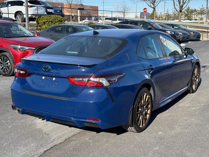 Toyota Camry Vehicle Image 03