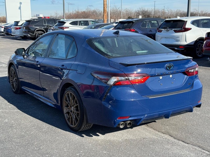 Toyota Camry Vehicle Image 05