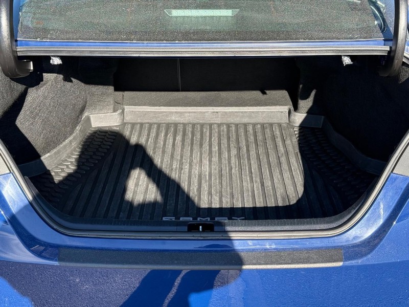 Toyota Camry Vehicle Image 07