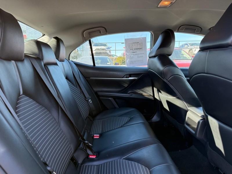 Toyota Camry Vehicle Image 10