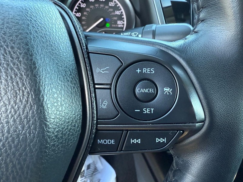 Toyota Camry Vehicle Image 14