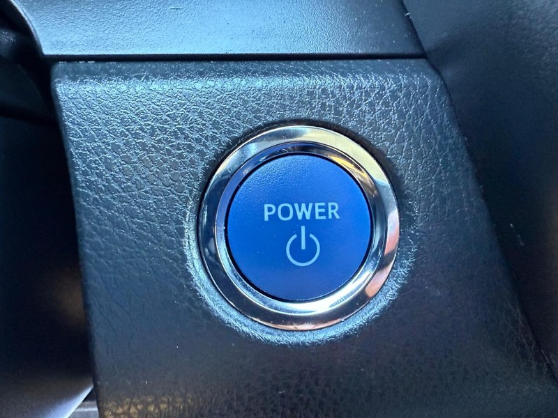 Toyota Camry Vehicle Image 15