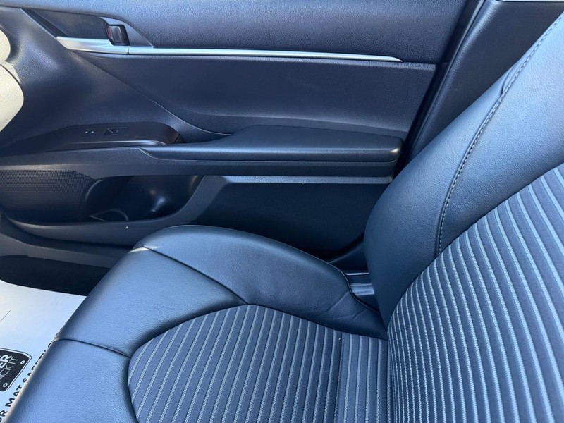 Toyota Camry Vehicle Image 20