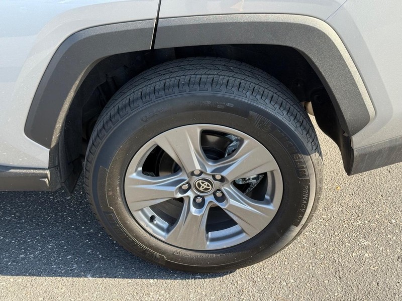 Toyota RAV4 Vehicle Image 06