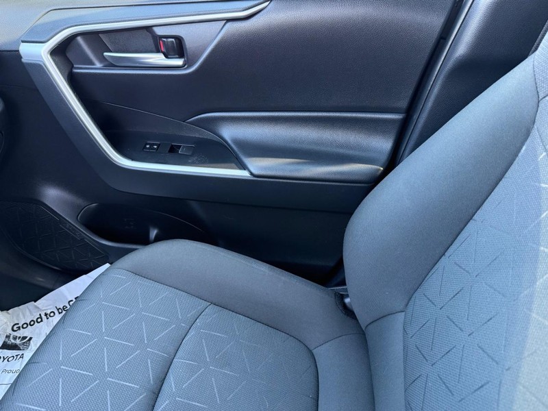 Toyota RAV4 Vehicle Image 20