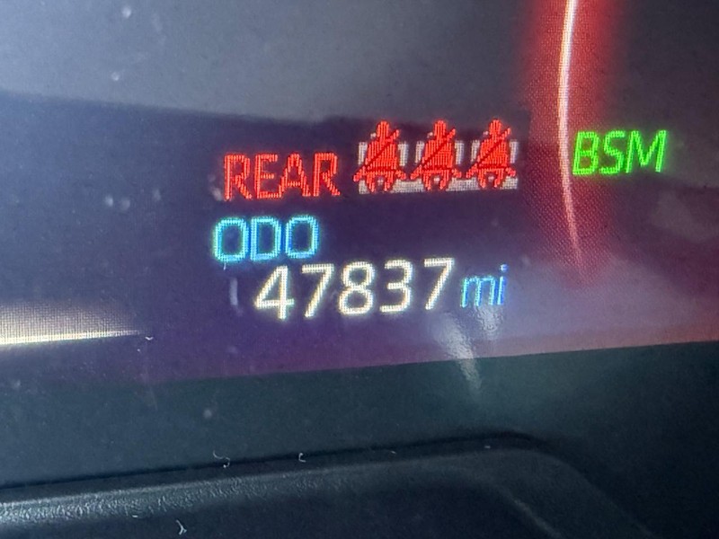 Toyota RAV4 Vehicle Image 22