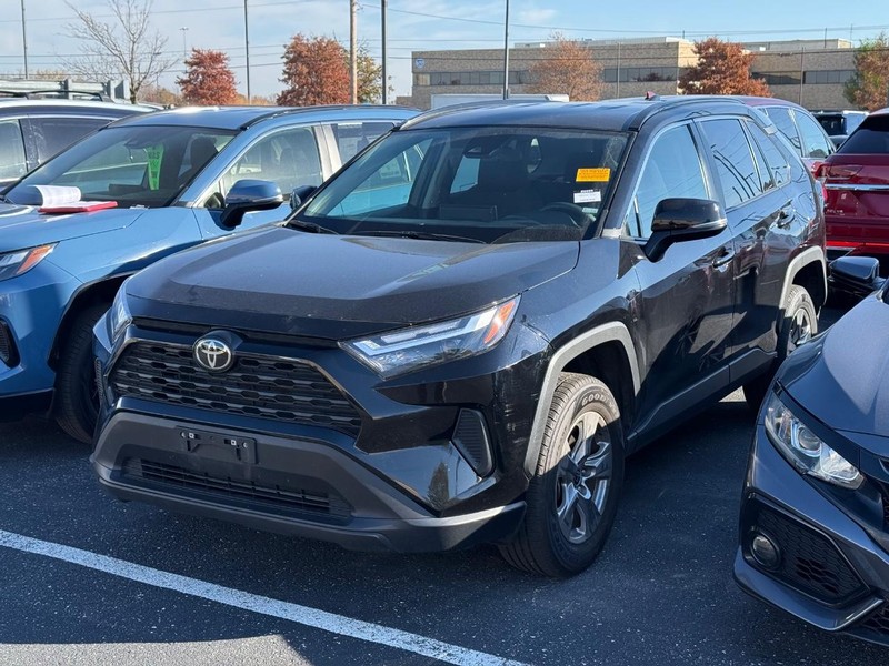 Toyota RAV4 Vehicle Image 02