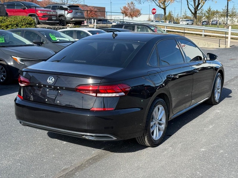Volkswagen Passat Vehicle Image 03