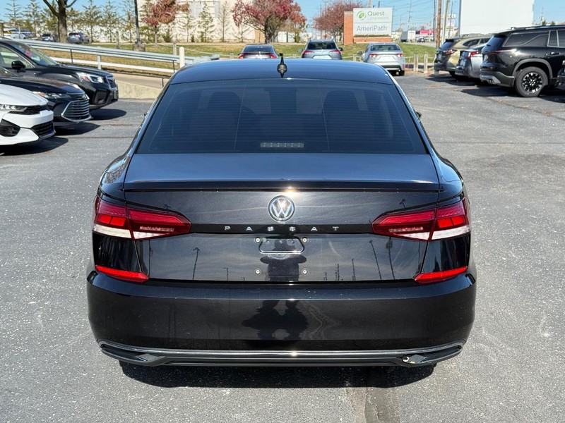 Volkswagen Passat Vehicle Image 04