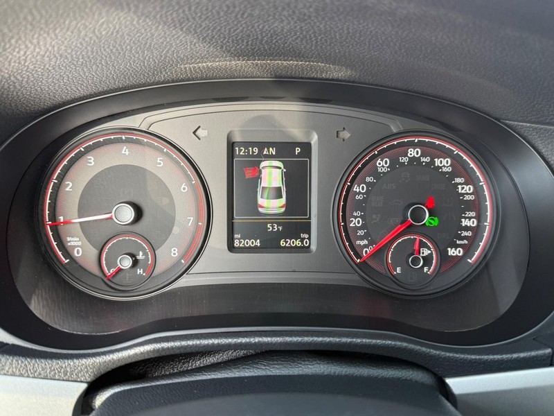 Volkswagen Passat Vehicle Image 20