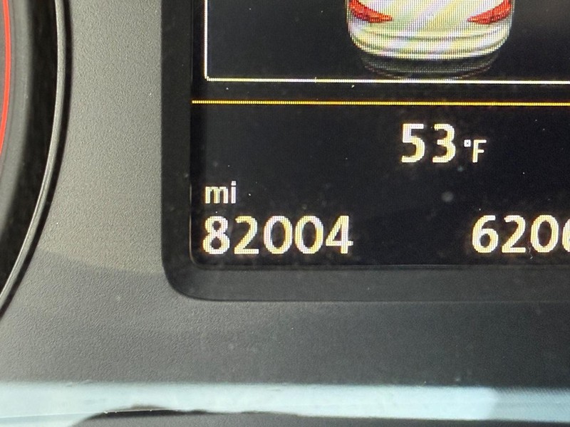 Volkswagen Passat Vehicle Image 21