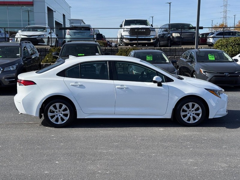 Toyota Corolla Vehicle Image 02