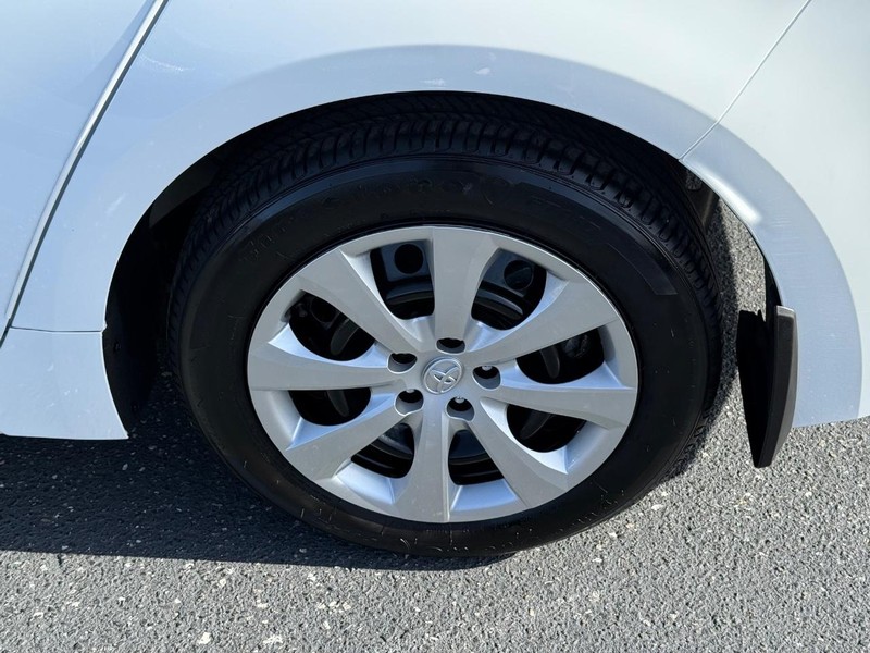 Toyota Corolla Vehicle Image 06