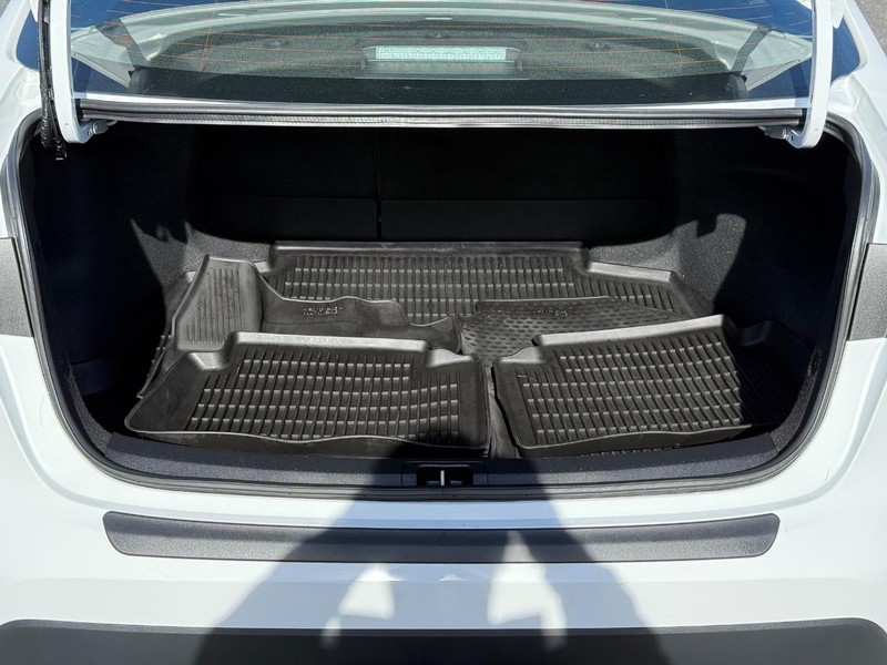 Toyota Corolla Vehicle Image 07