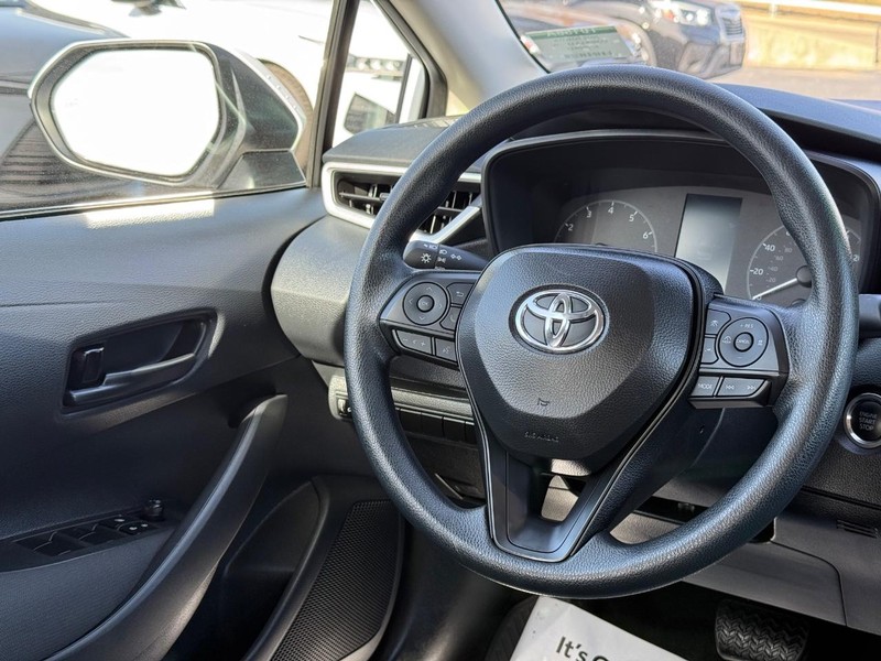 Toyota Corolla Vehicle Image 12