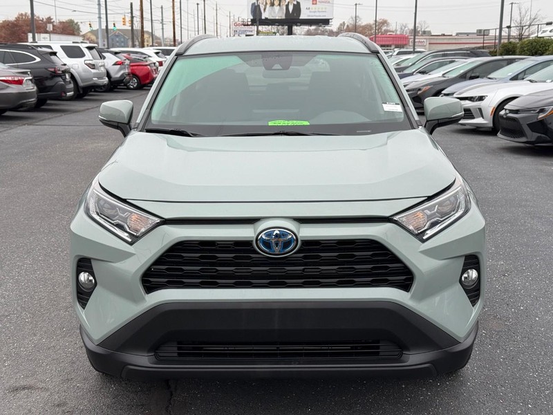 Toyota RAV4 Vehicle Image 09