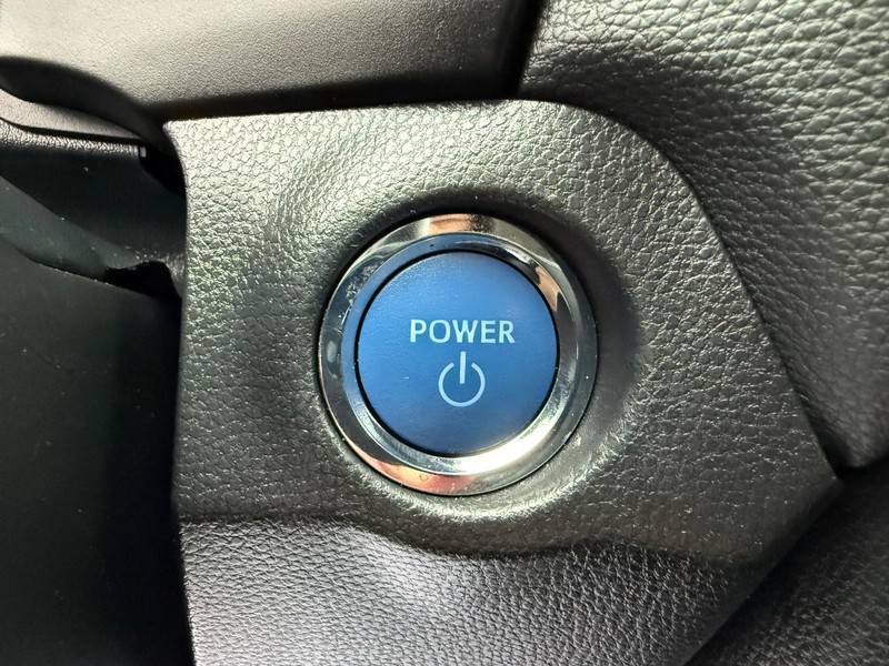 Toyota RAV4 Vehicle Image 15