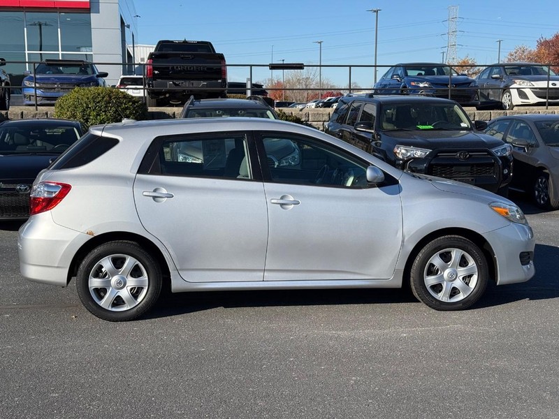 Toyota Matrix Vehicle Image 02